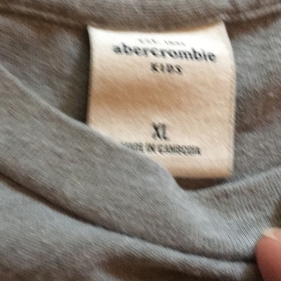 Abercrombie Kids, XL gray T-shirt. Super soft! - Picture 2 of 4